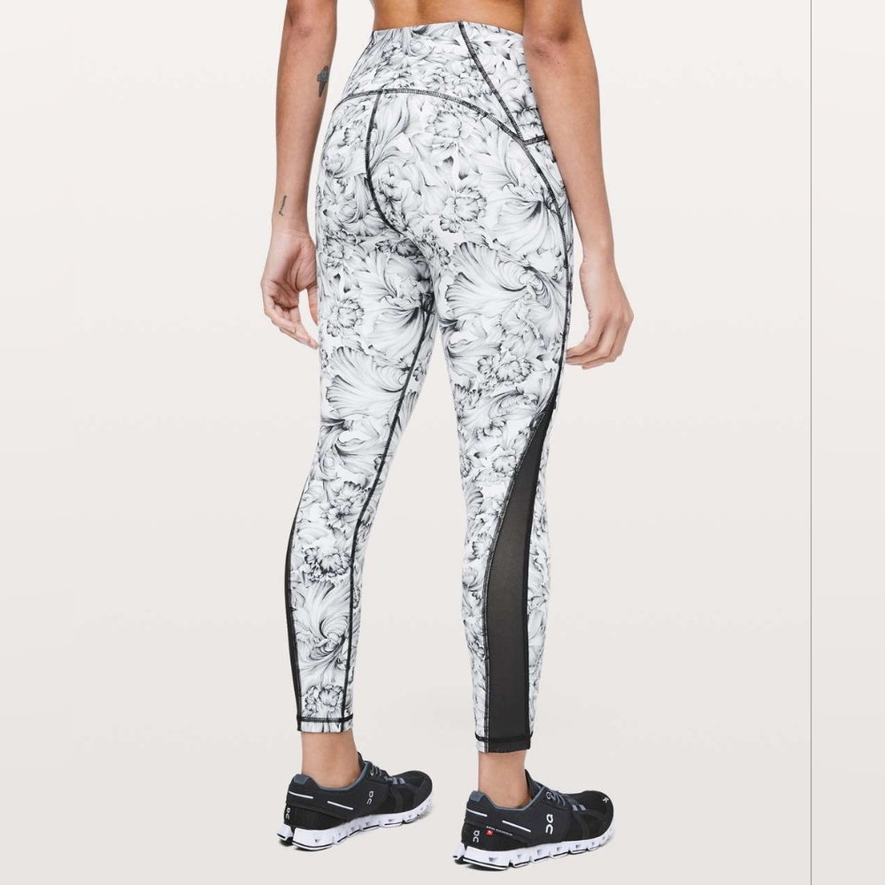 Lululemon Train Times 7/8 Pant *25"Light Garden White Black / Black